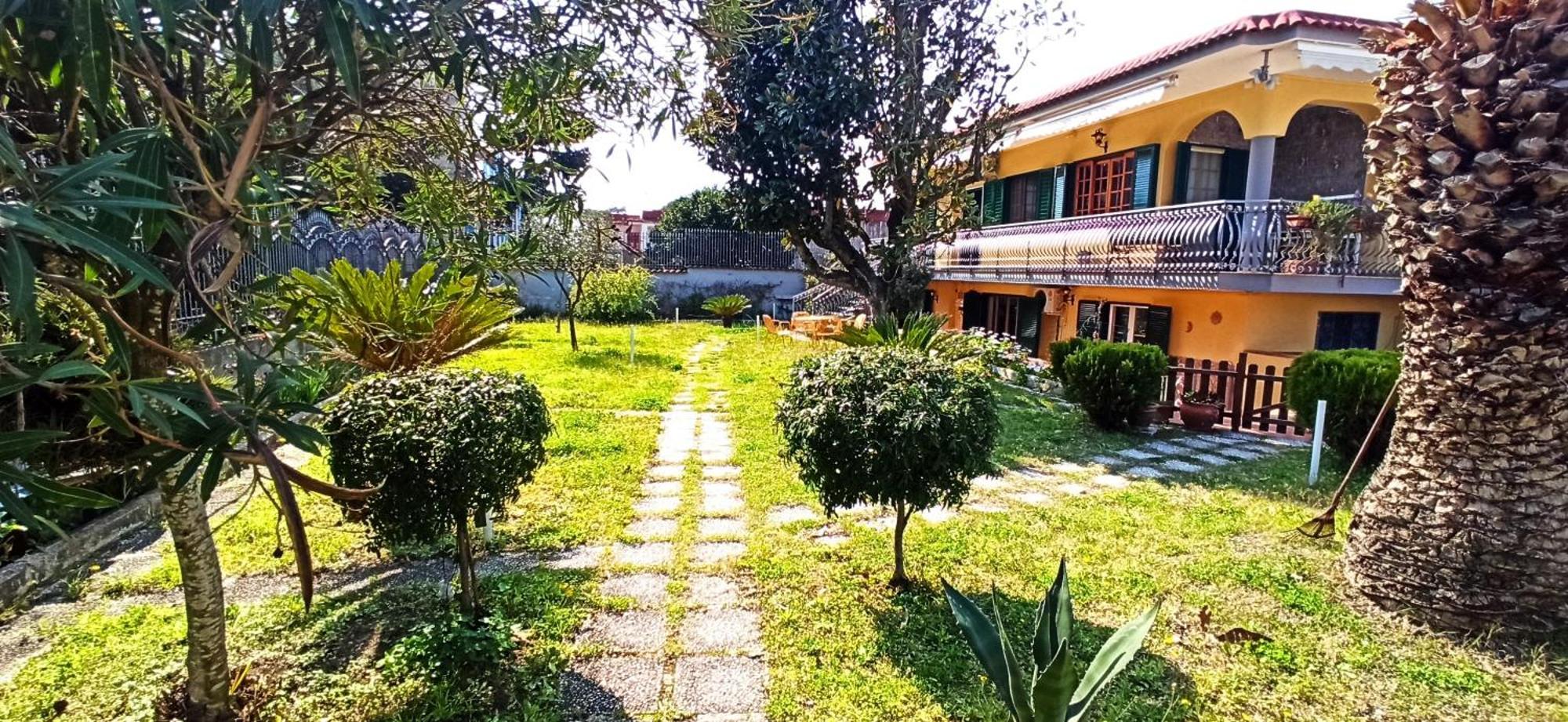 شقة I Giardini Di Plinio - Elegante E Luminoso. بوسكوريليه المظهر الخارجي الصورة